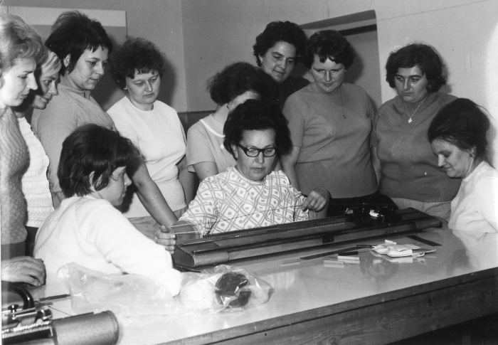 1982-3-kurz pleteni pi chladkova.jpg